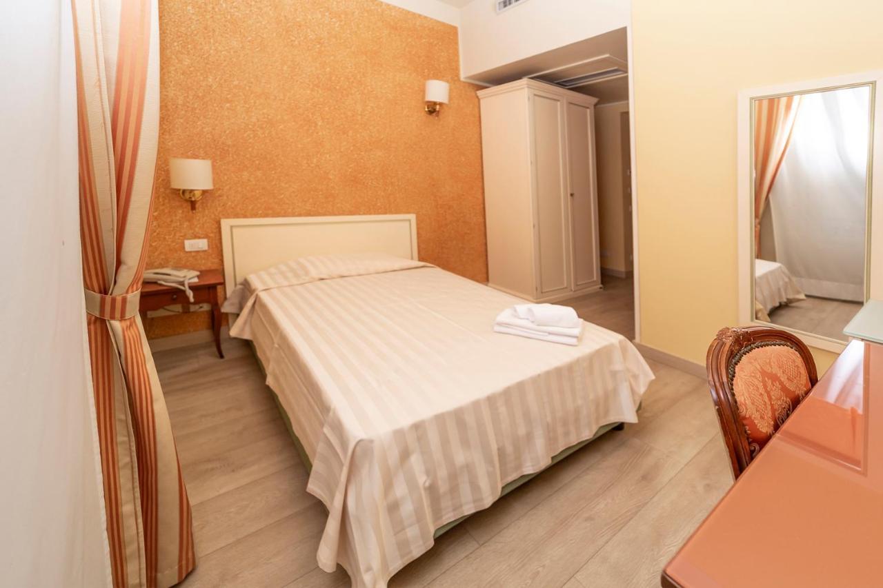 Hotel Pallanza By Lvg Hotel Collection 베르바니아 외부 사진