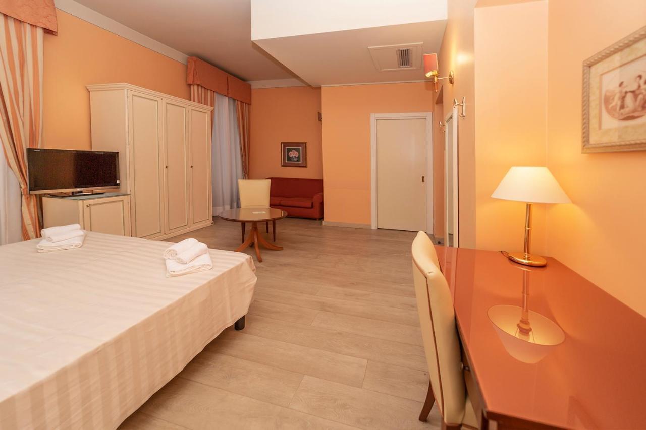 Hotel Pallanza By Lvg Hotel Collection 베르바니아 외부 사진