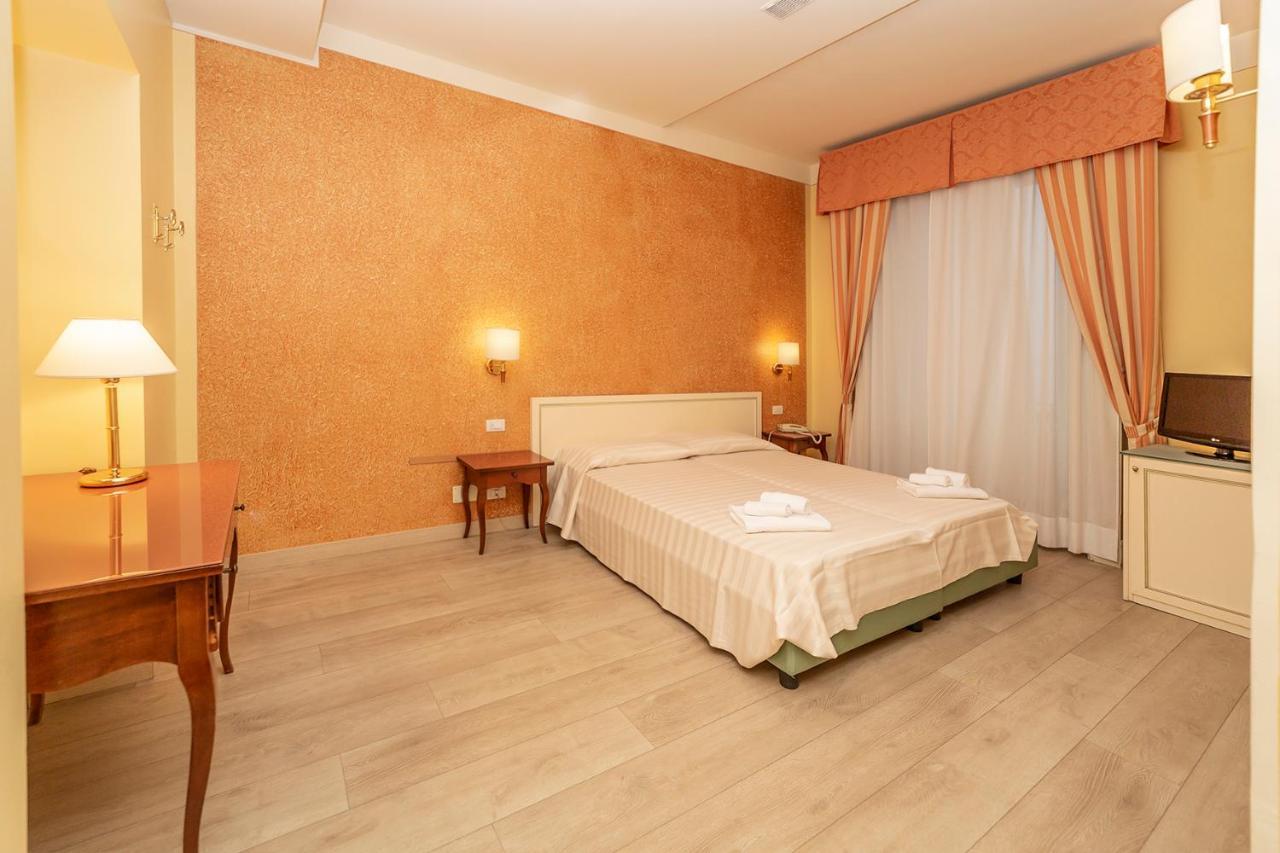Hotel Pallanza By Lvg Hotel Collection 베르바니아 외부 사진