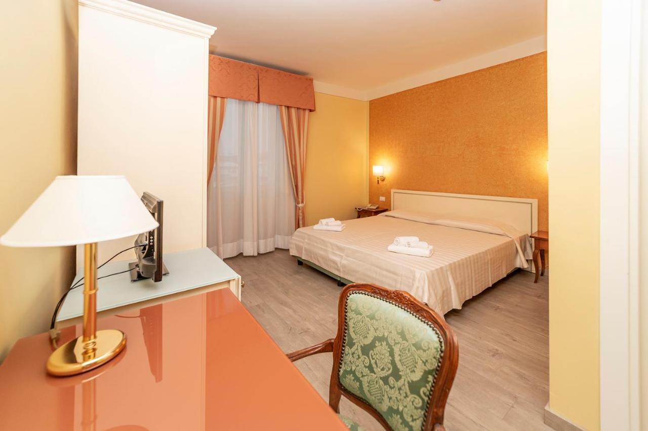 Hotel Pallanza By Lvg Hotel Collection 베르바니아 외부 사진